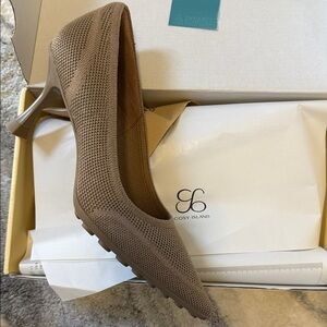 Cosy Island Women's Apricot Heels